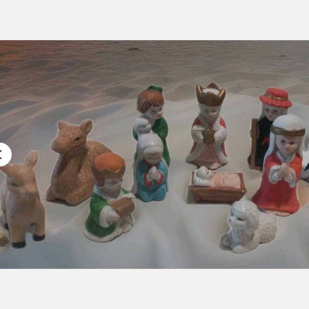 Vintage Hand Painted Nativity Porcelain Figures 11 pieces christmas jesus